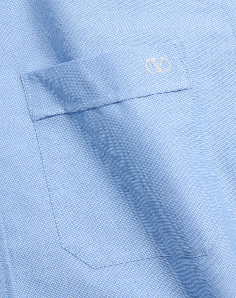 Katoenen shirt met V-logo borduurwerk