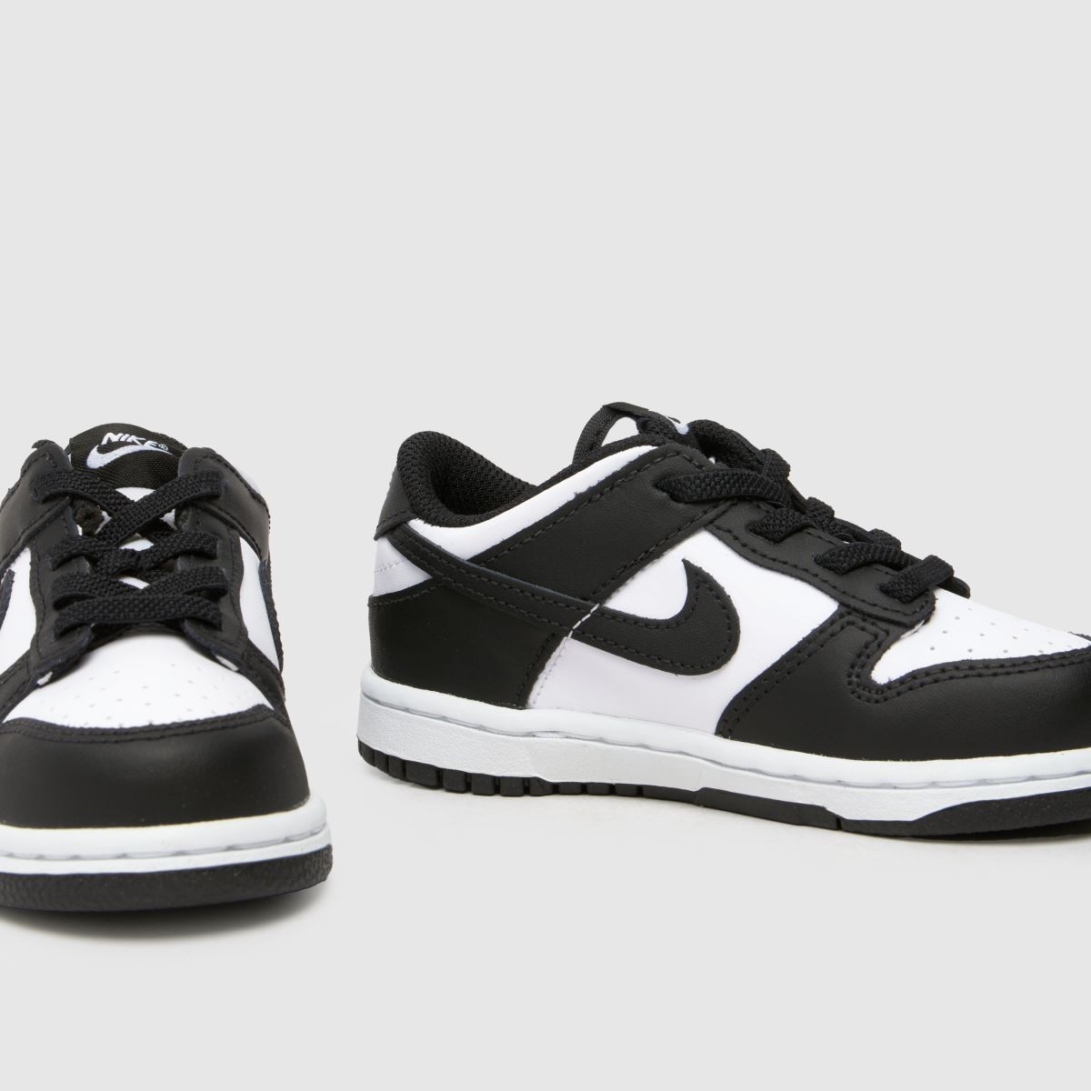 Nike vita och svarta Dunk Low småbarnsskor