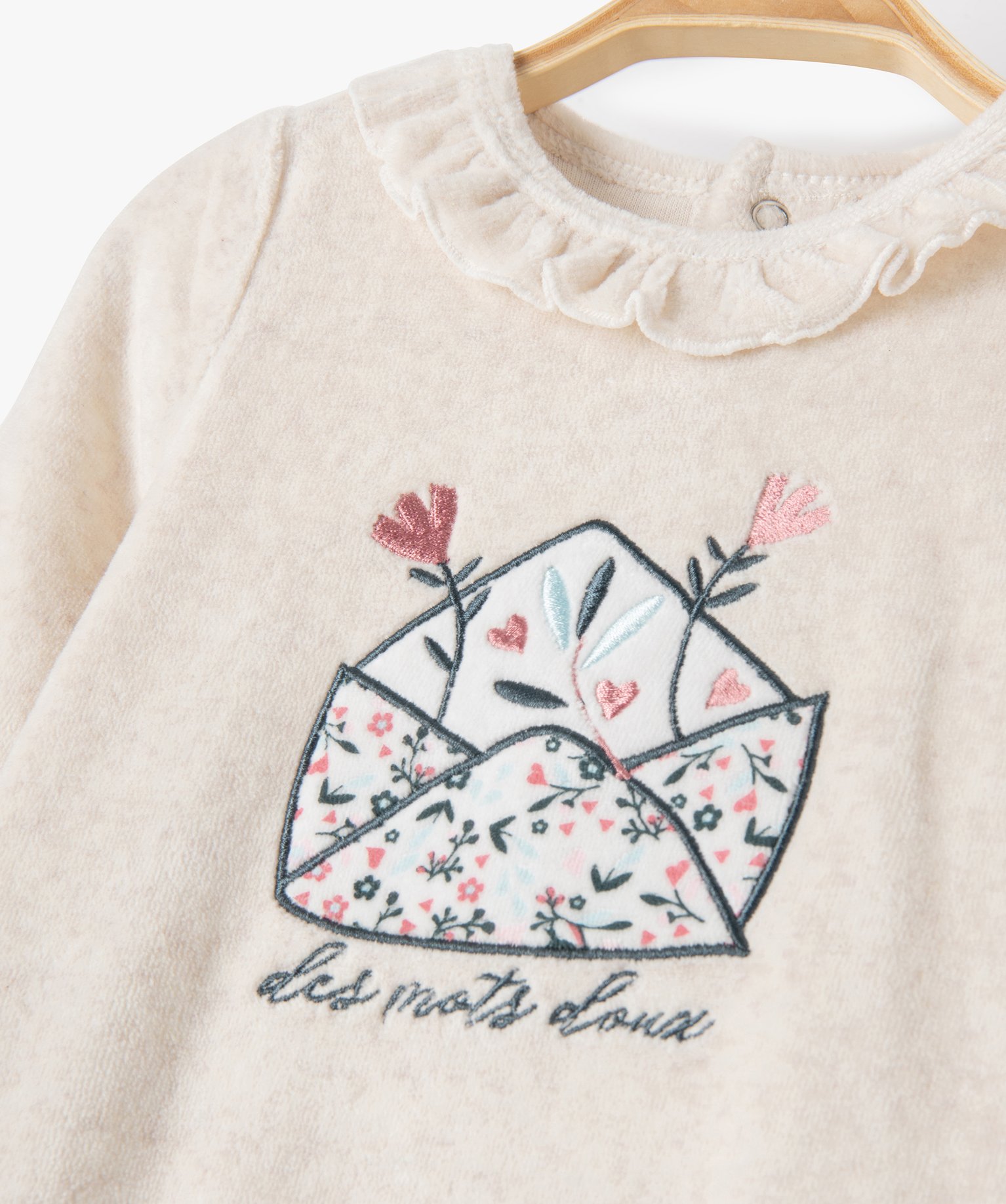 Pyjama bébé fille en velours avec motif et volant sur le col beige | GEMO