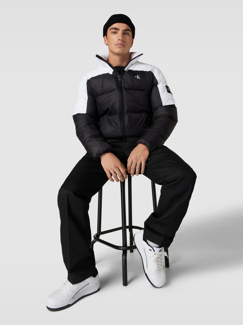 Steppjacke mit Logo-Print in black