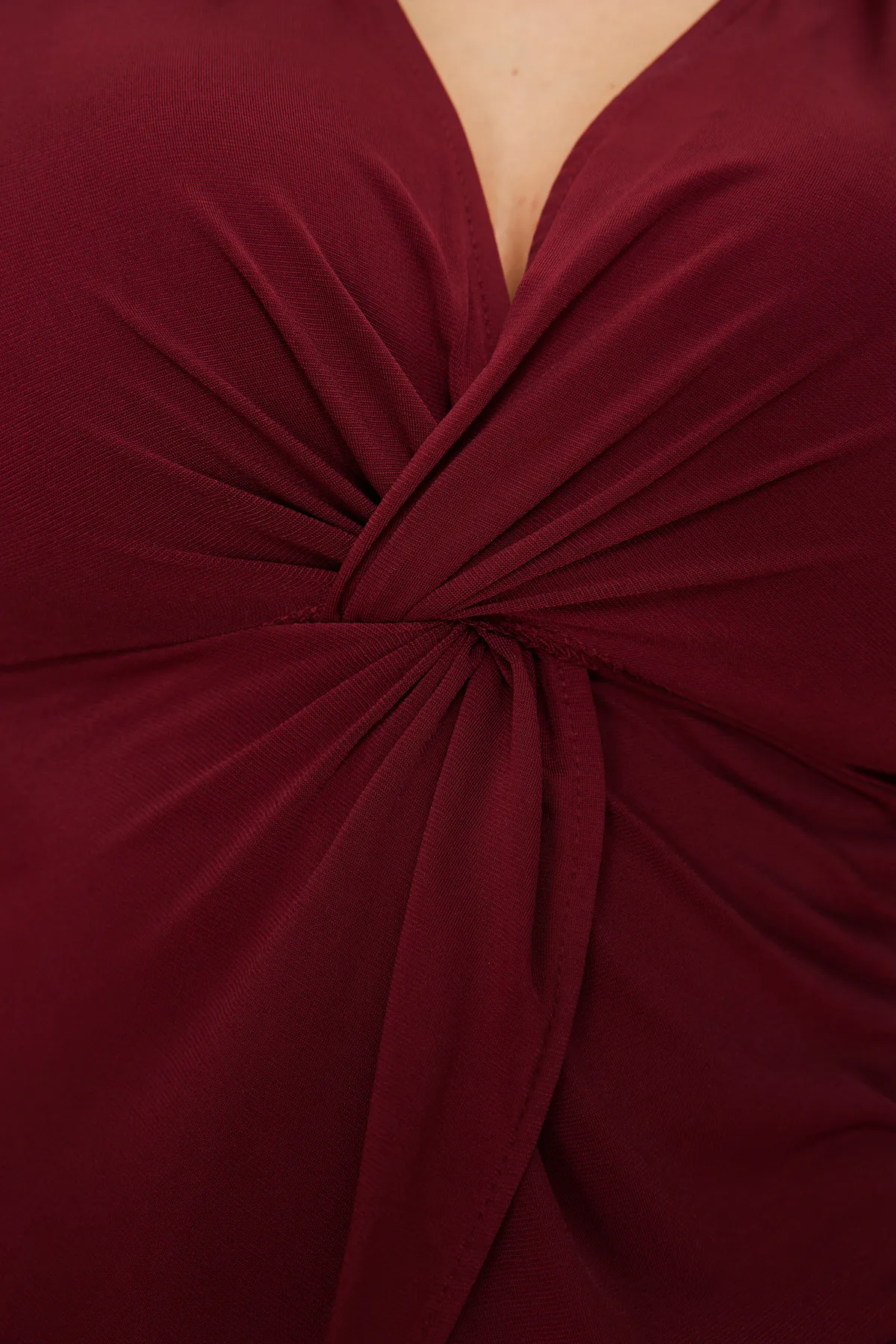Trendyol Collection  Weinrote Stretch-Strickbluse mit Polokragen TWOSS24BZ00085