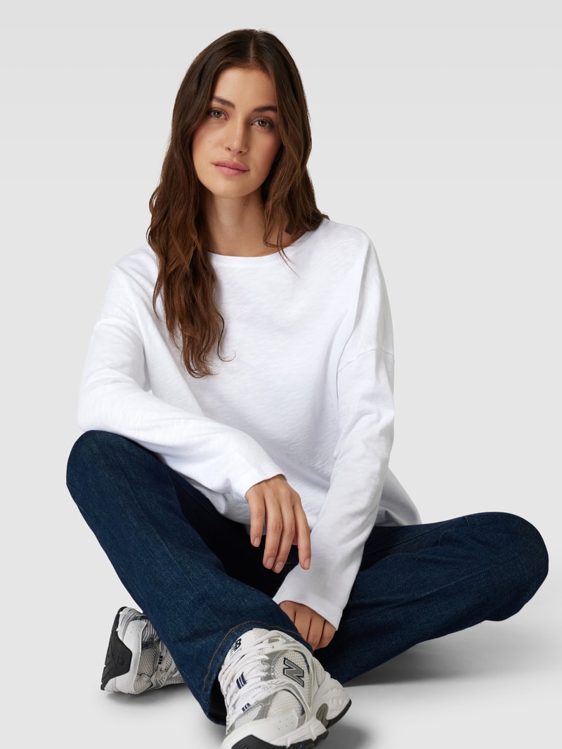 Oversized Longsleeve mit überschnittenen Schultern Modell 'ZORAA' in weiß