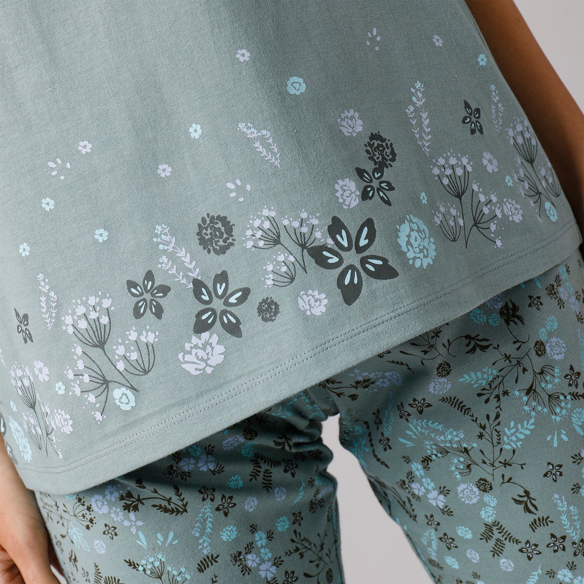 Tee-shirt de pyjama manches longues imprimé base fleurs