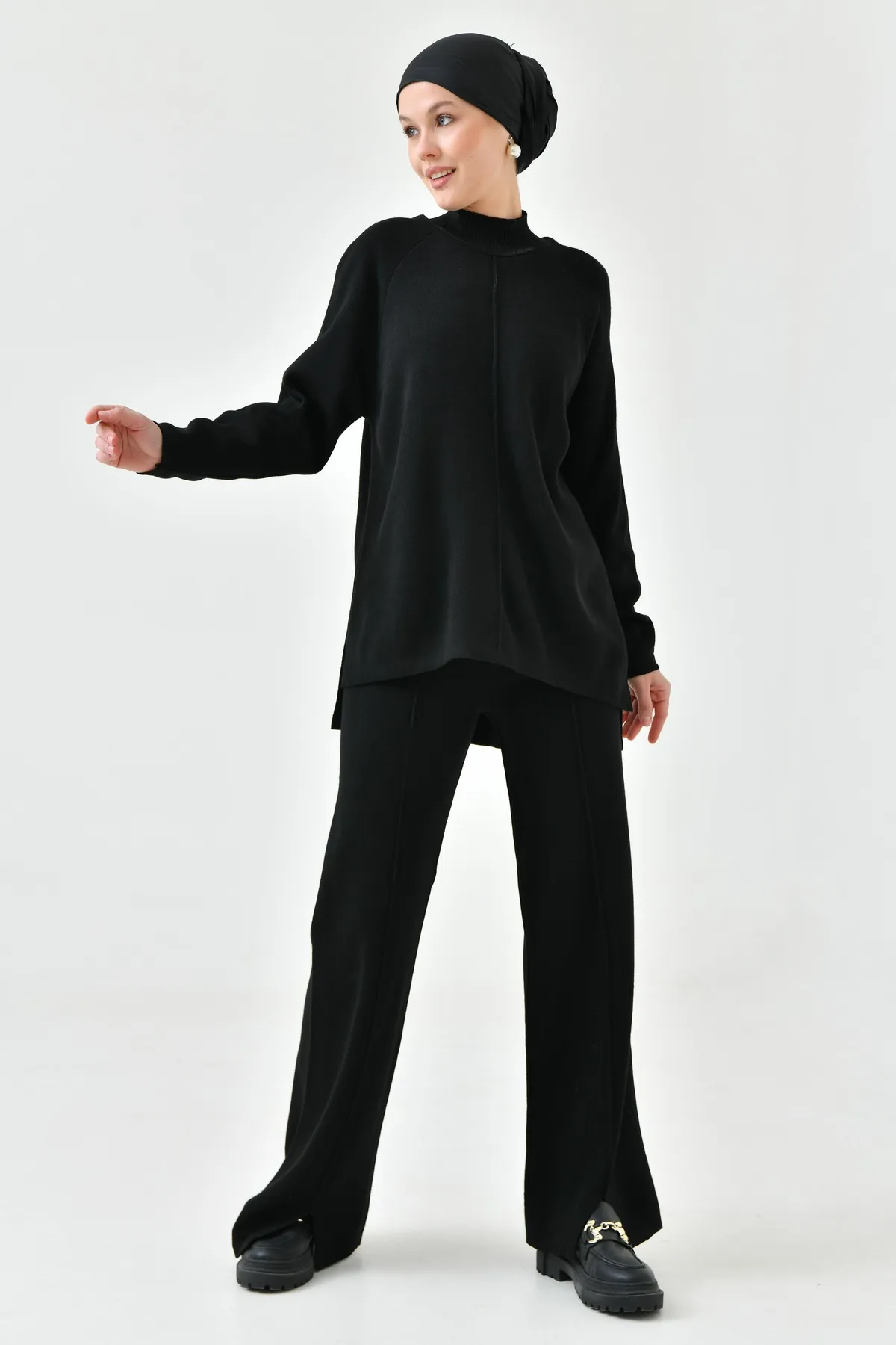 lovebox  Flexibler Strickstoff, Stehkragen, langärmeliger schwarzer Pullover und schwarzer Hosenanzug mit hoher Taille 1070