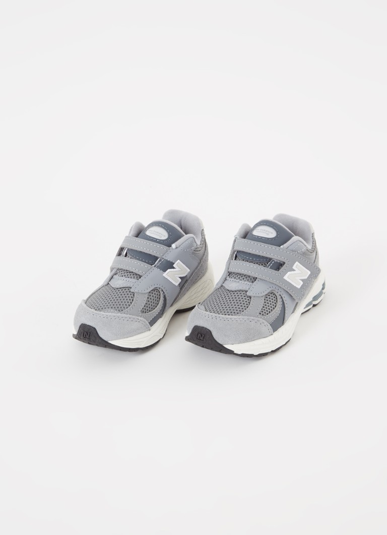 Teniși New Balance 2002 cu detalii din plasă