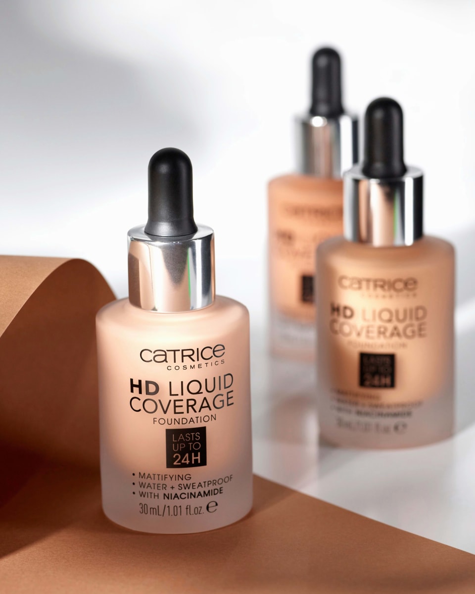 Foundation Liquid HD Coverage Waterproof 048 Desert Beige, 30 ml
