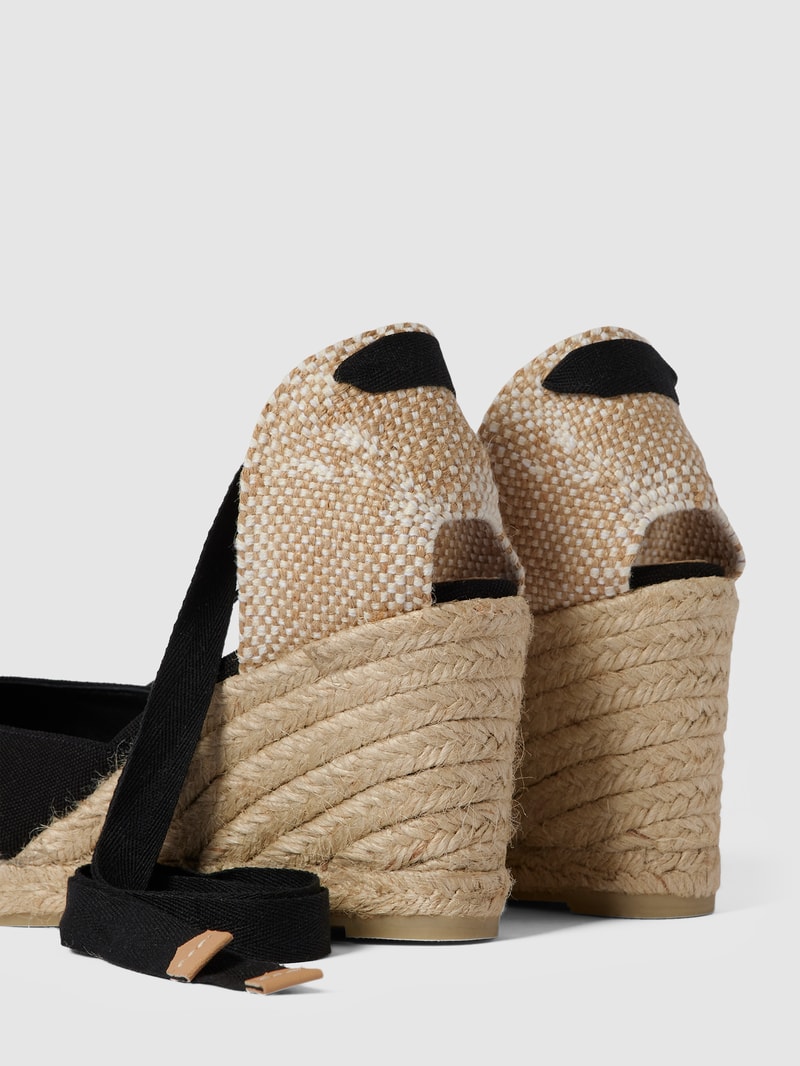 Wedges mit spitzer Form Modell 'JOYCE' in schwarz