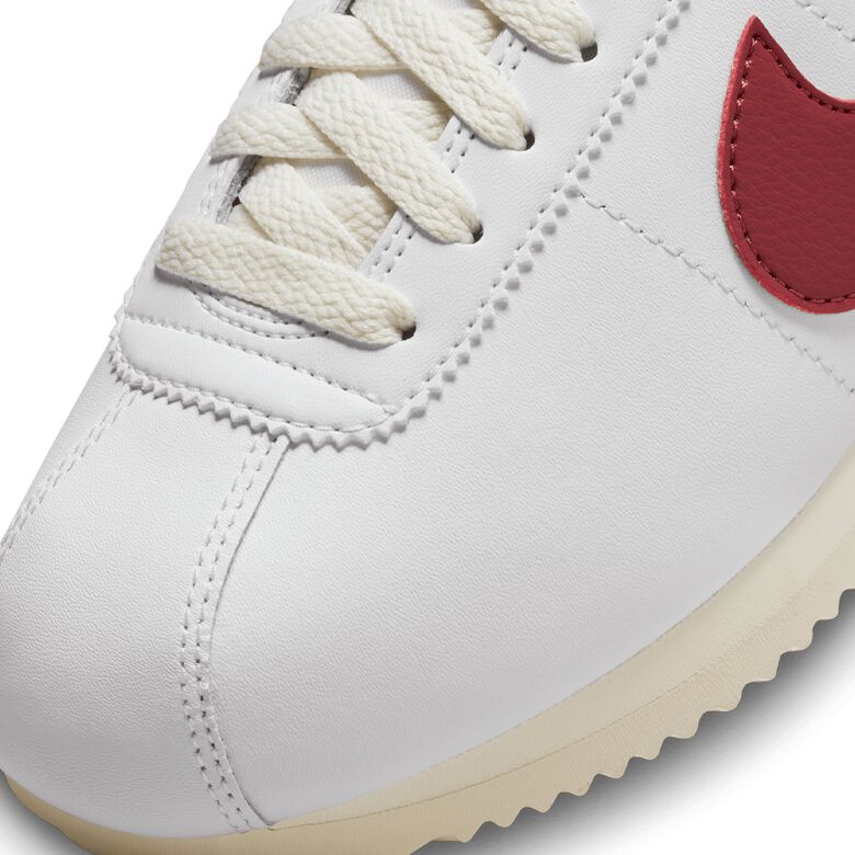 NIKE Wmns Cortez white/cedar/red stardust/sail