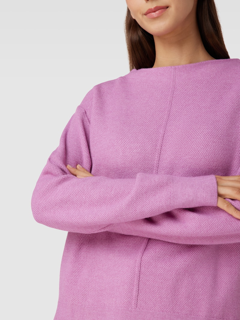 Strickpullover mit Ziernähten in violett
