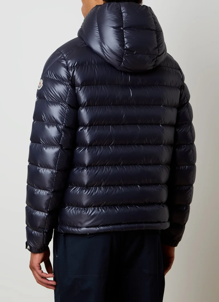 Geacă Moncler Besines cu glugă și puf de gâscă