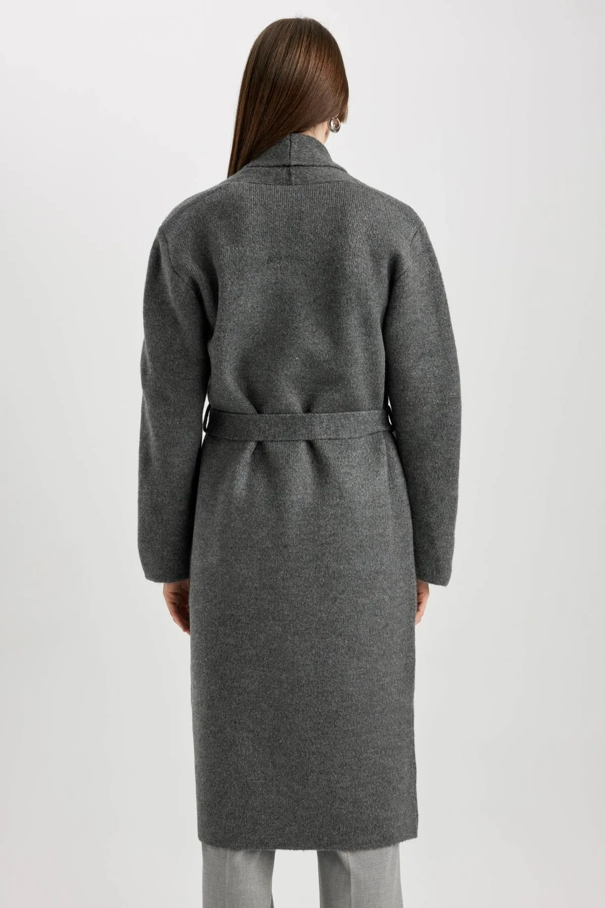 DeFacto  Lange Strickjacke mit entspannter Passform und Schalkragen und Gürtel