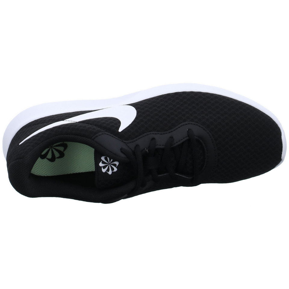 Nike Tanjun Sneaker