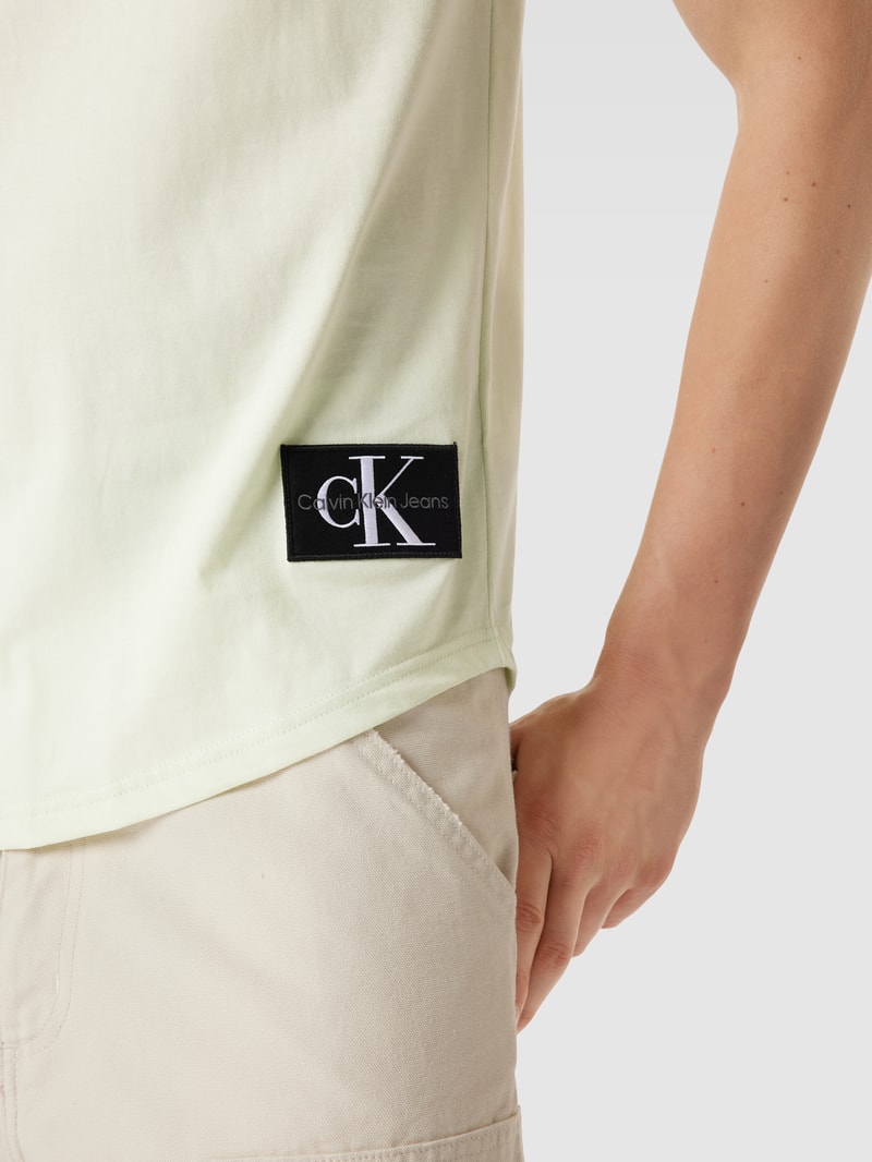 T-Shirt mit Label-Badge in mint