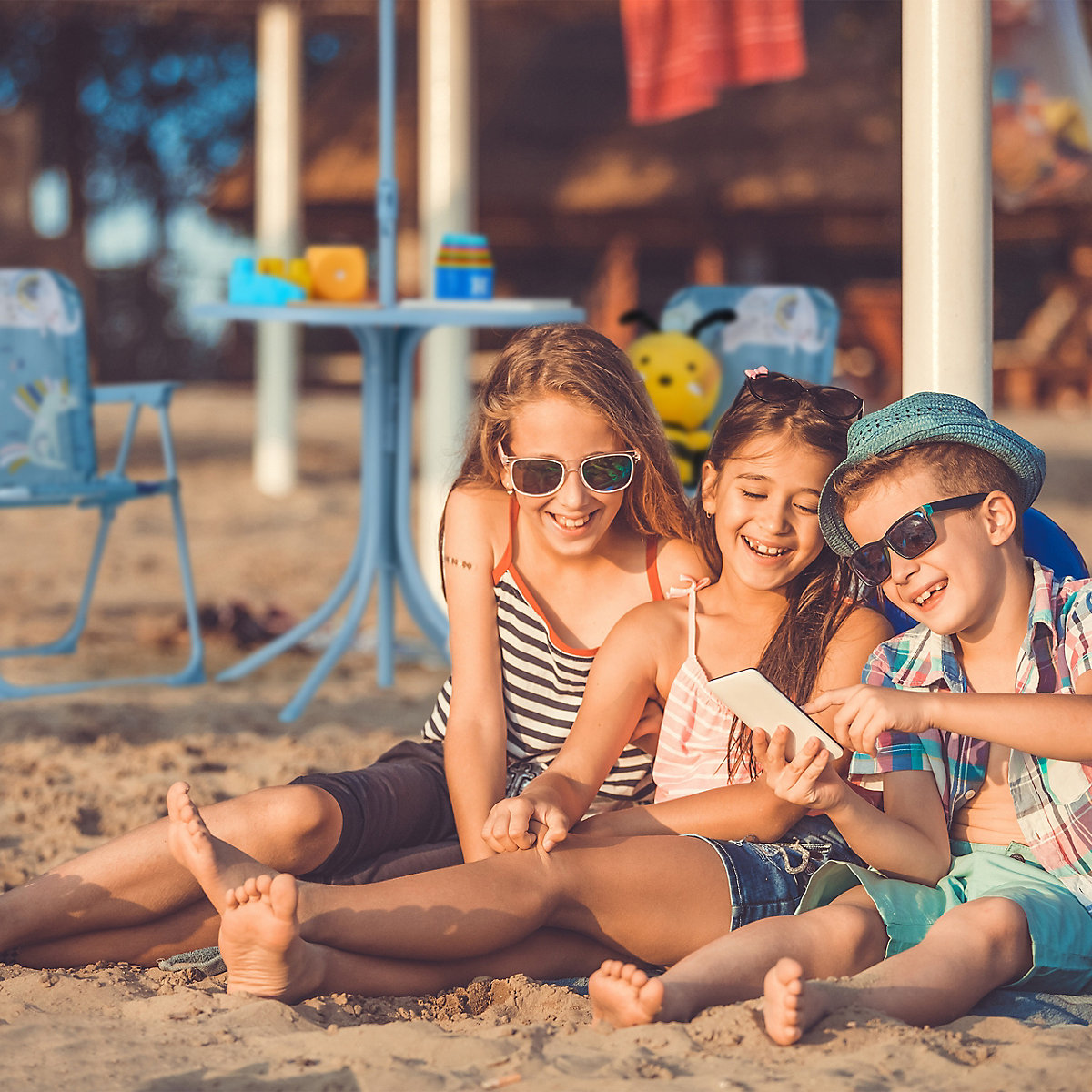 Camping Kindersitzgruppe mit Schirm