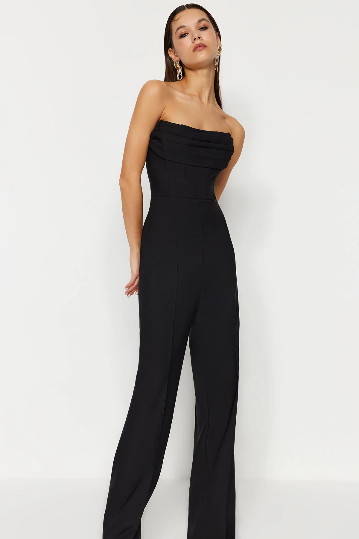 Trendyol Collection  Schwarzer Jumpsuit mit gewebtem Korsettdetail