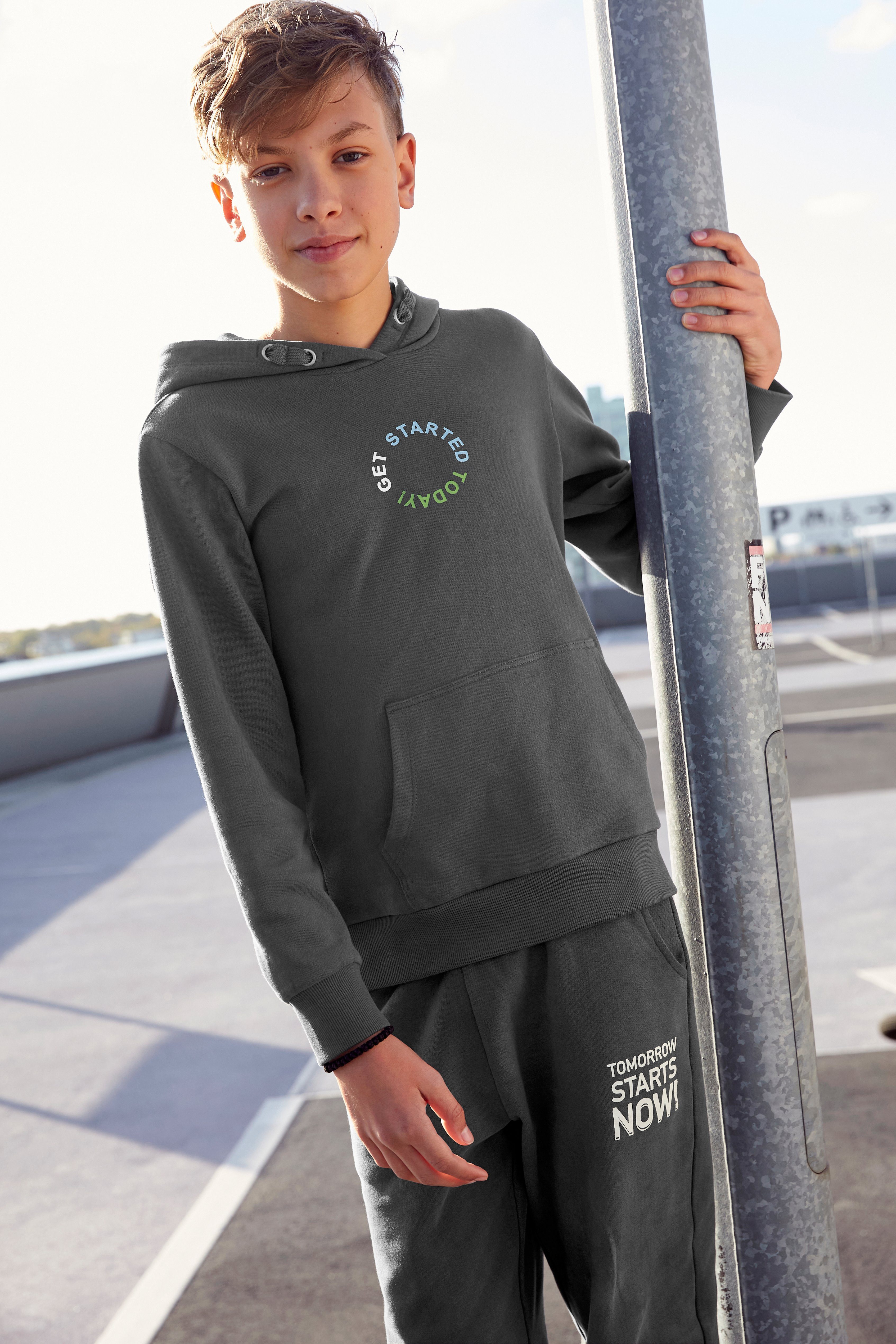 KIDSWORLD Kapuzensweatshirt GET STARTED TODAY!