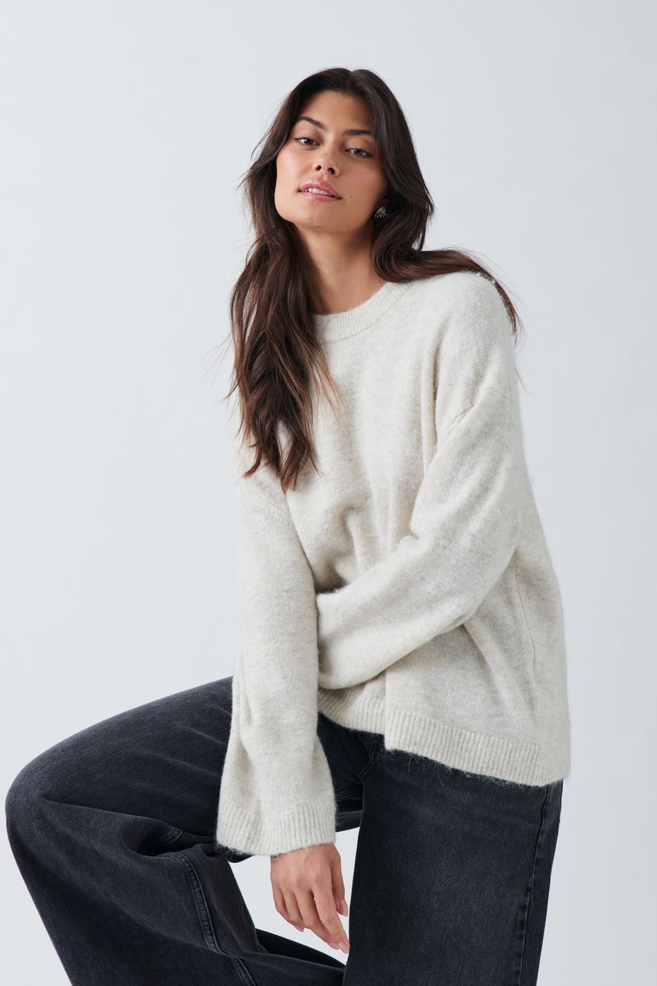 Crew neck knitted sweater