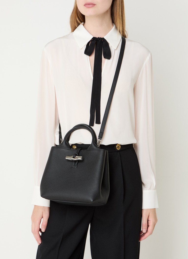 Bolsa Longchamp Le Roseau S em couro com alça de ombro removível.