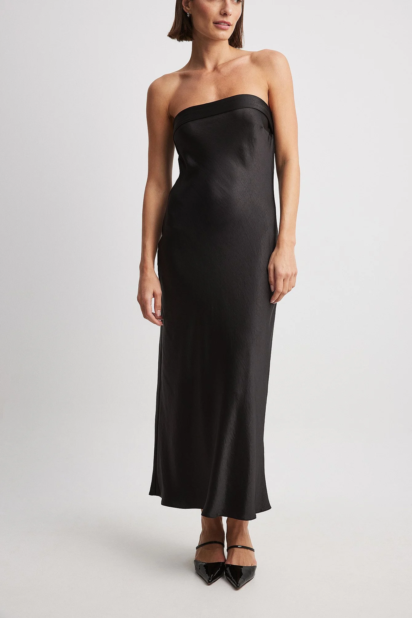 Bandeau-Satin-Kleid mit Faltenmuster