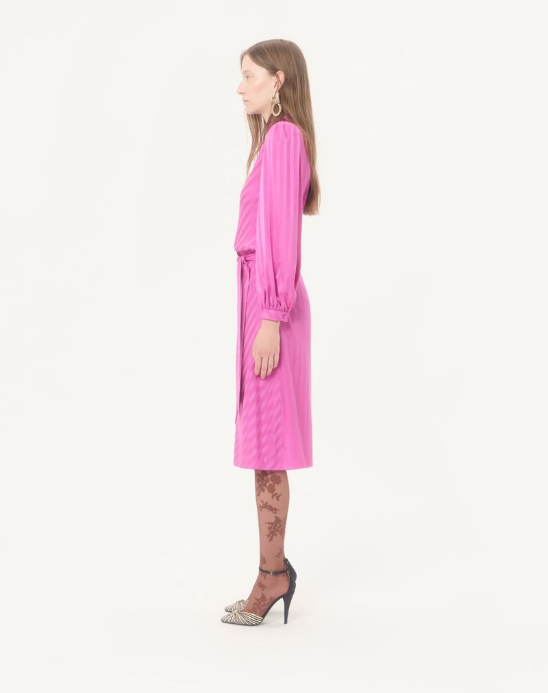 Vestido midi em jacquard brilhante fosco com logo listrado