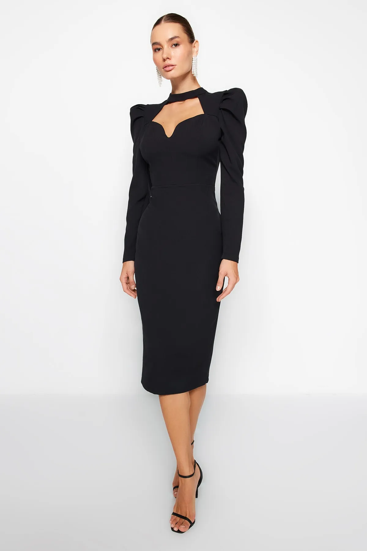 Trendyol Collection  Schwarzes, tailliertes, gewebtes, elegantes Abendkleid TPRAW24EL00004