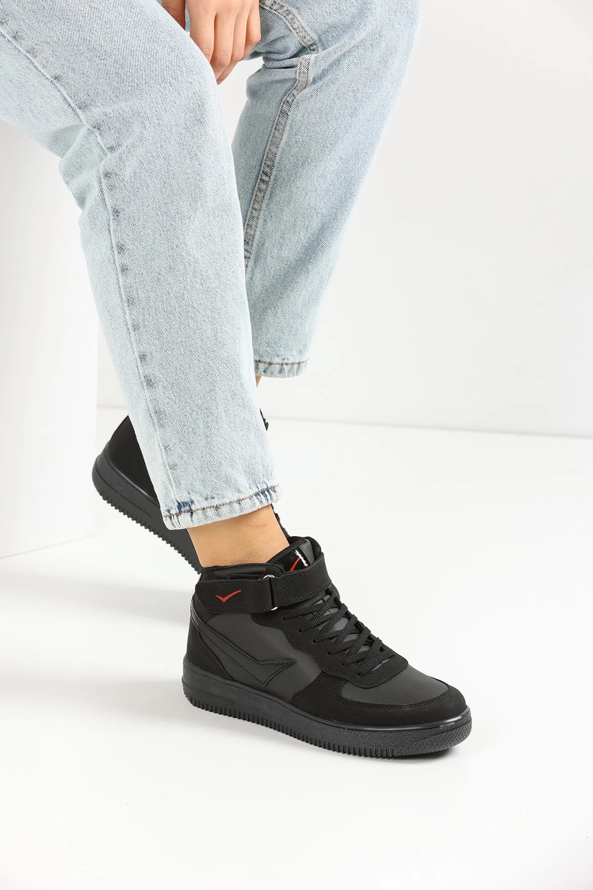 en7  Schwarze Unisex Sportschuhe 2185