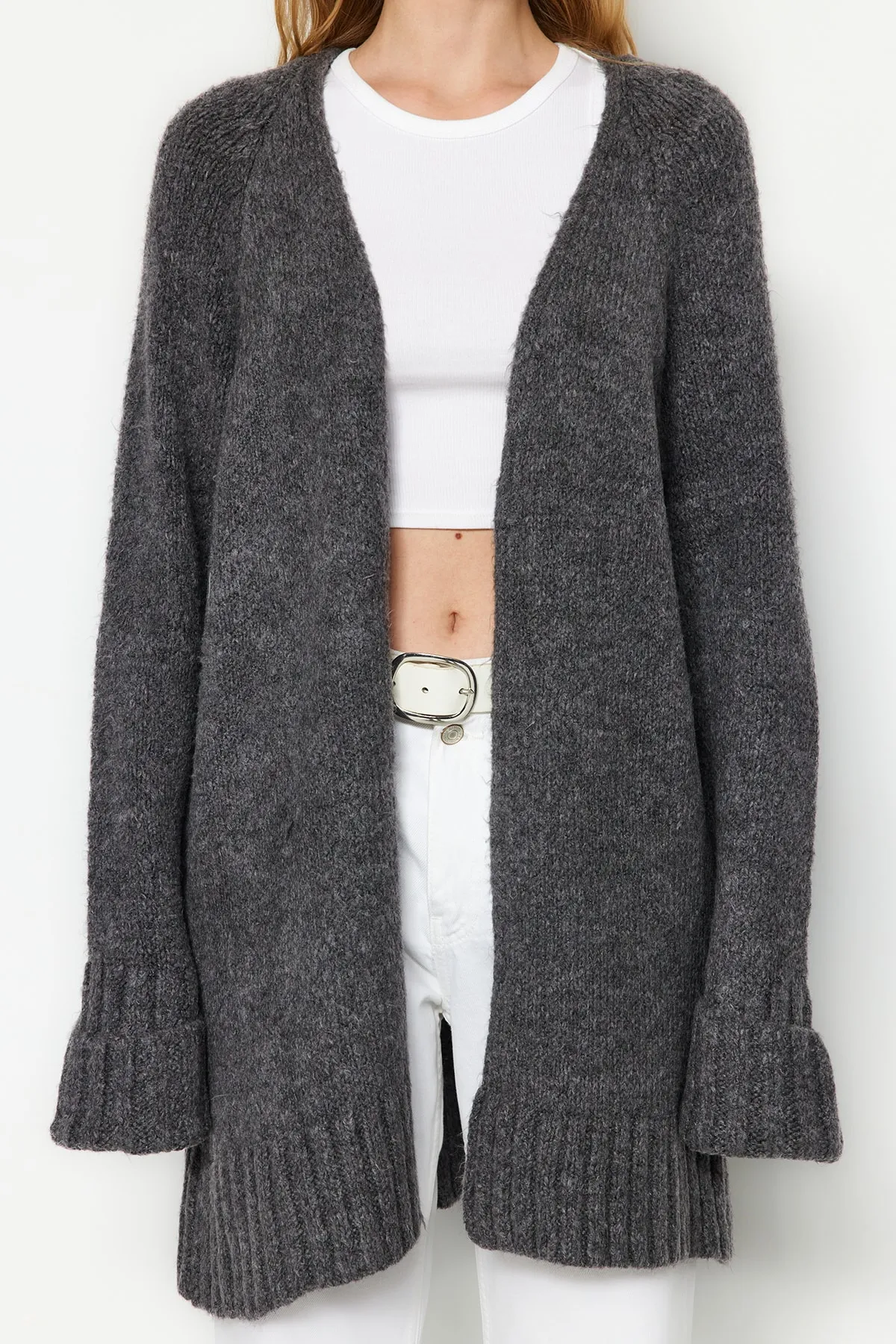 Trendyol Collection  Anthrazitfarbener, weicher, strukturierter Strickcardigan mit weiter Passform TWOAW21HI0555