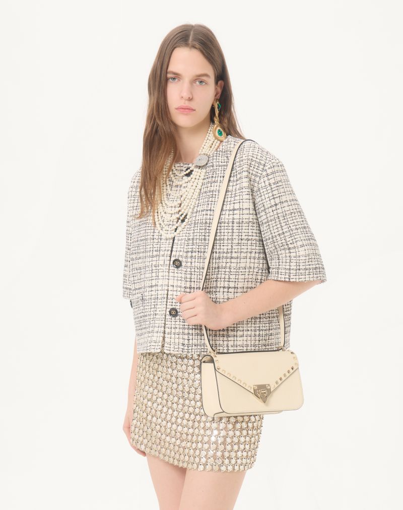 Valentino Garavani Rockstud Lille Skuldertaske i Kornet Kalveskind