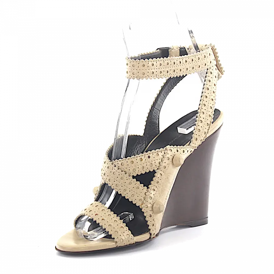 Balenciaga - Wedge Sandalen Leder beige Lochmuster - beige