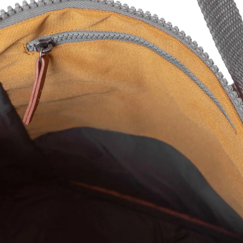 Roka London Rolltop Finchley A Medium - Flax