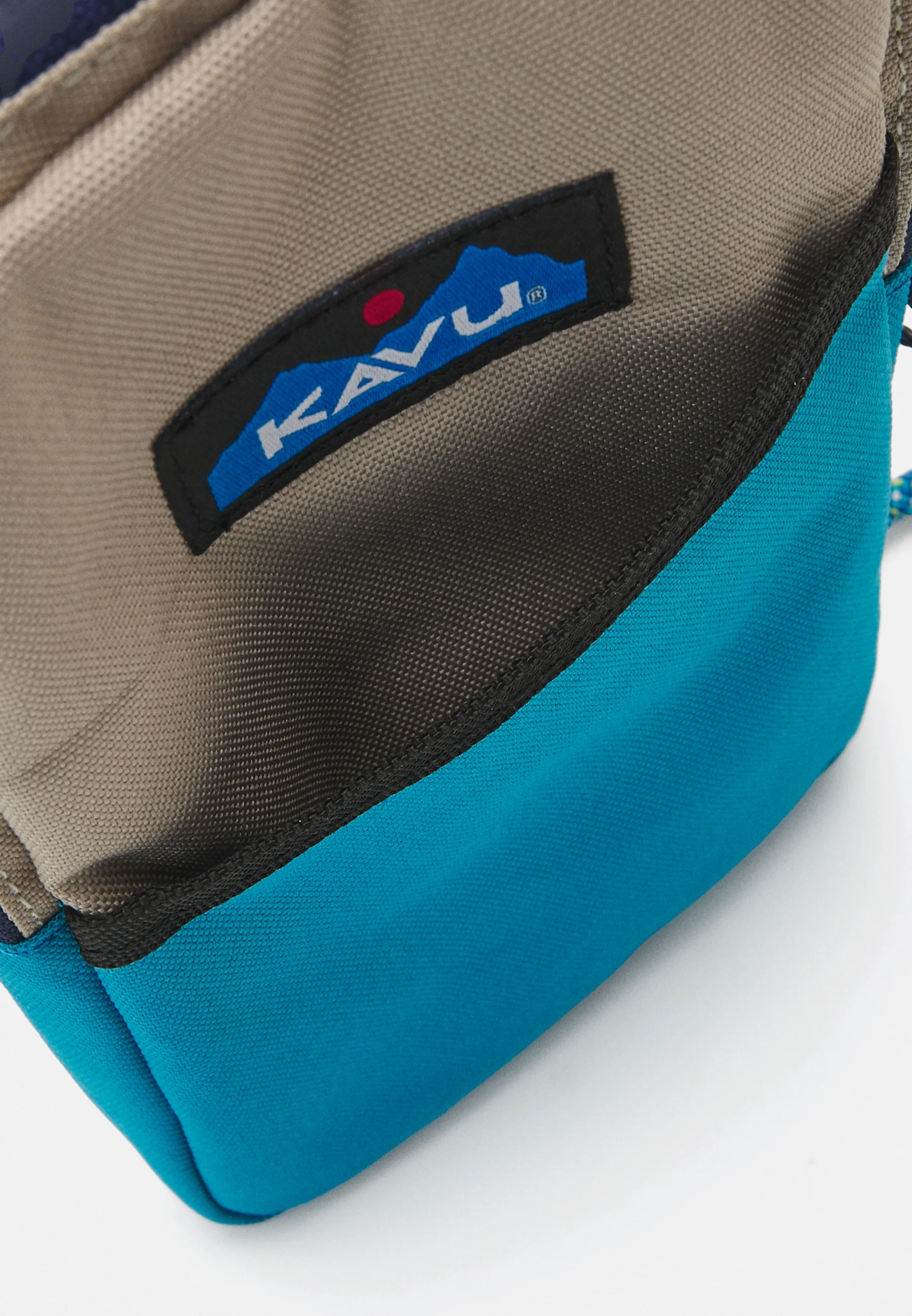 ESTUCHE ESENCIAL KAVU UNISEX - Bolso de hombro