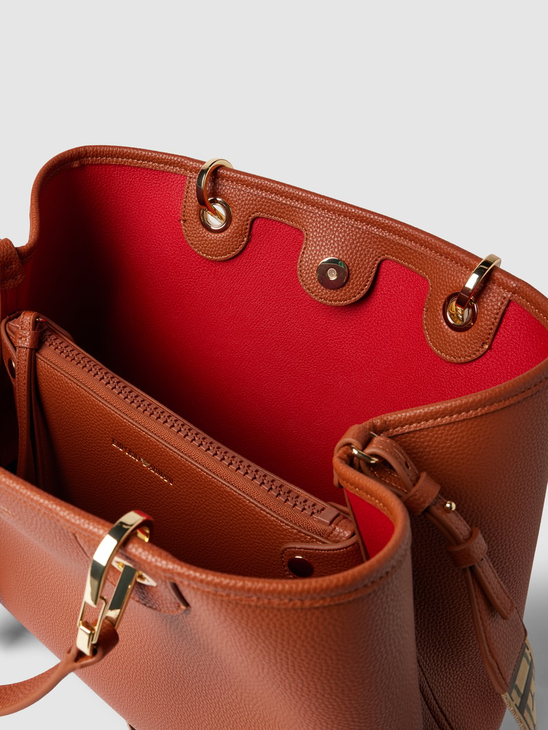Shopper mit Label-Detail in camel