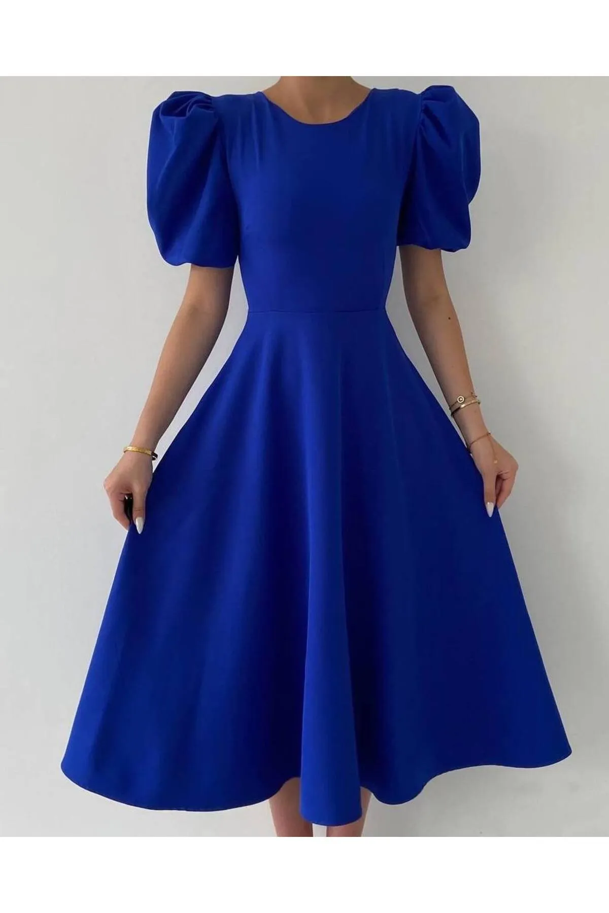 SONREİR  MIDIKLEID MIT WASSERMELONEN-ÄRMELENDETAIL