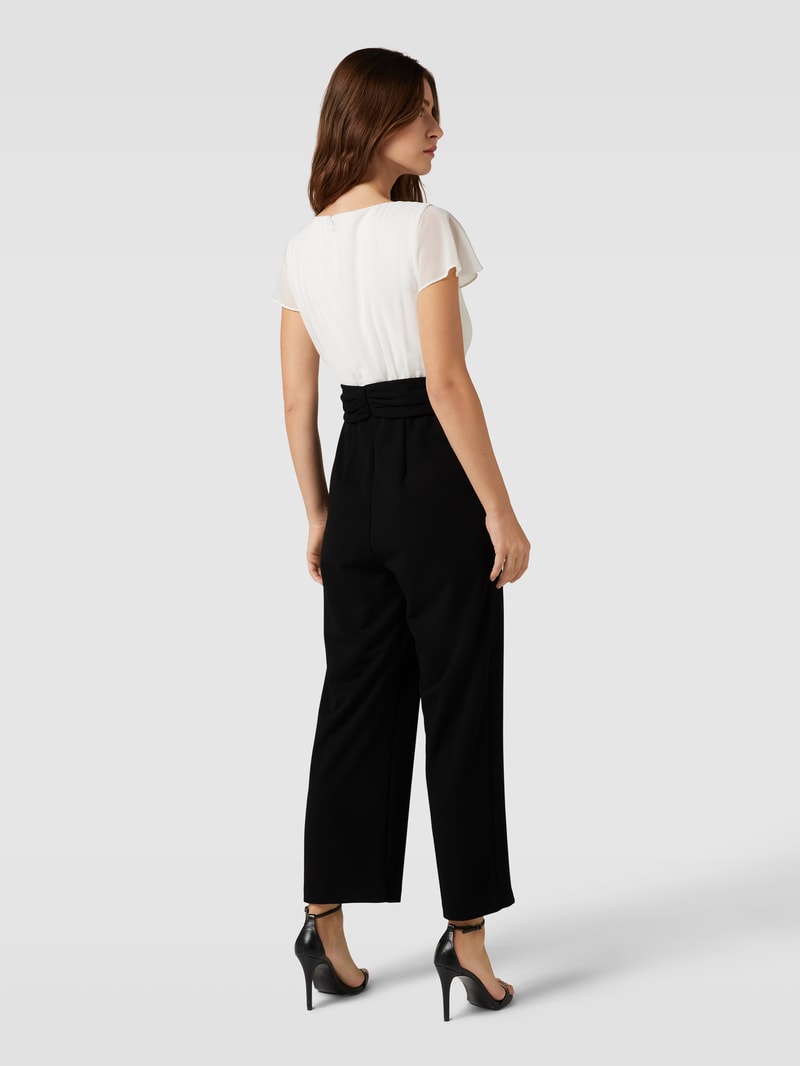 Jumpsuit mit Schmetterlingsärmeln in schwarz