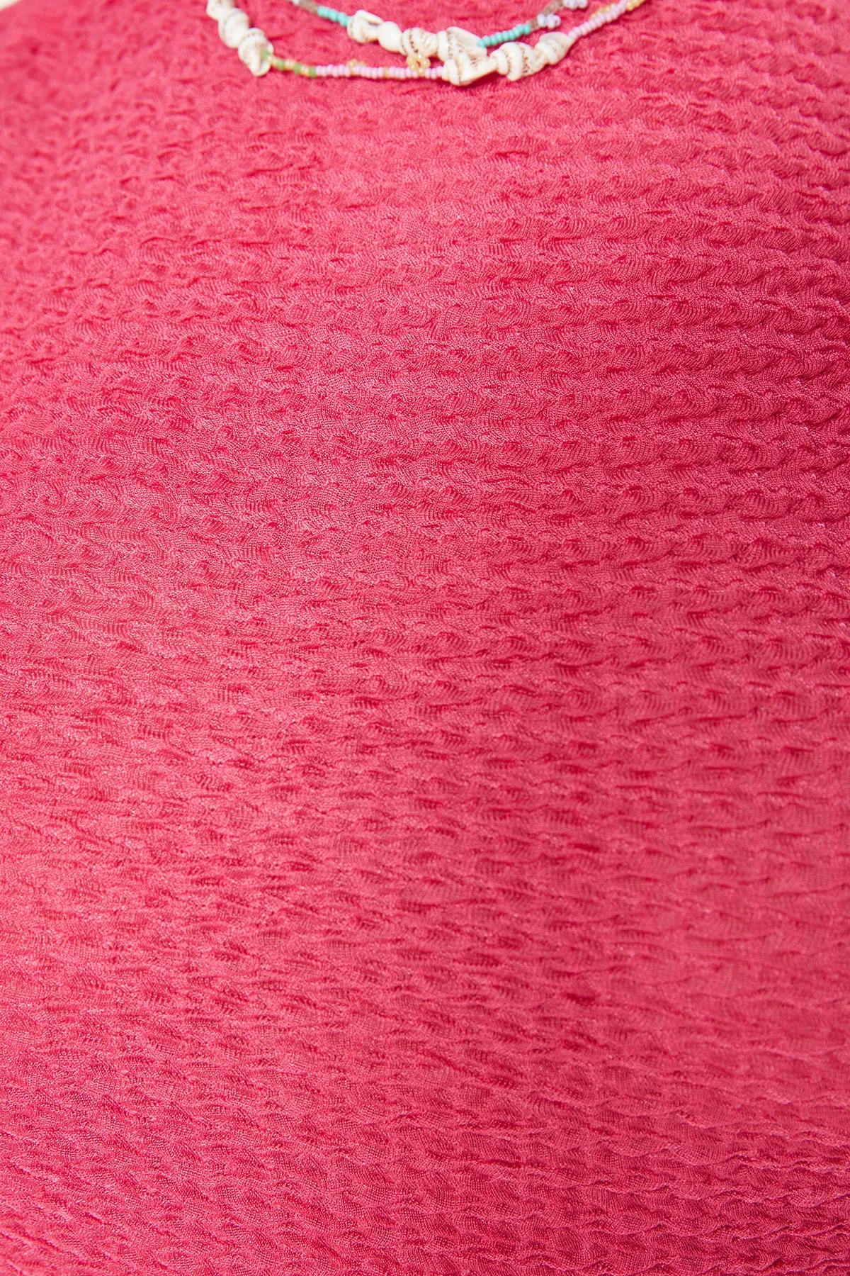 Trendyol Collection  Rosa figurbetontes rückenfreies Mini-Strandkleid aus Webstoff TBESS23EL00077