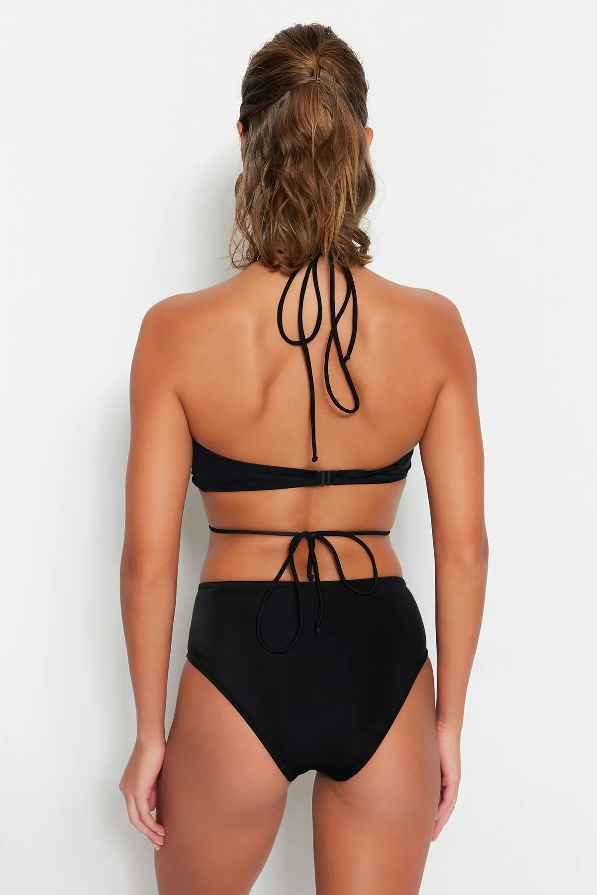 Trendyol Collection  Schwarze Hipster-Bikinihose mit hoher Taille TBESS21BA0387