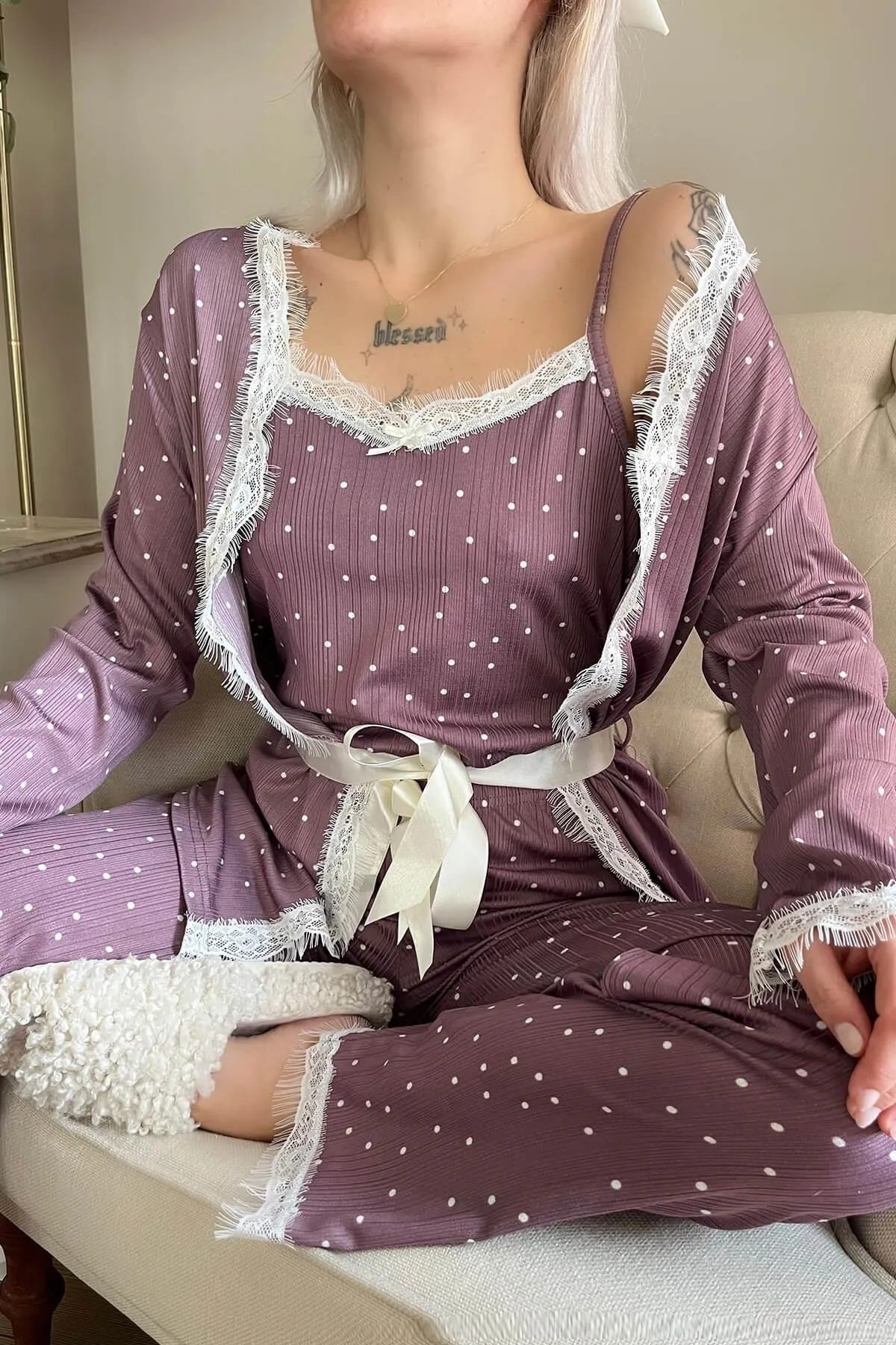 Pijamaevi  Lila Pyjama- und Morgenmantel-Set mit Pegasus-Muster