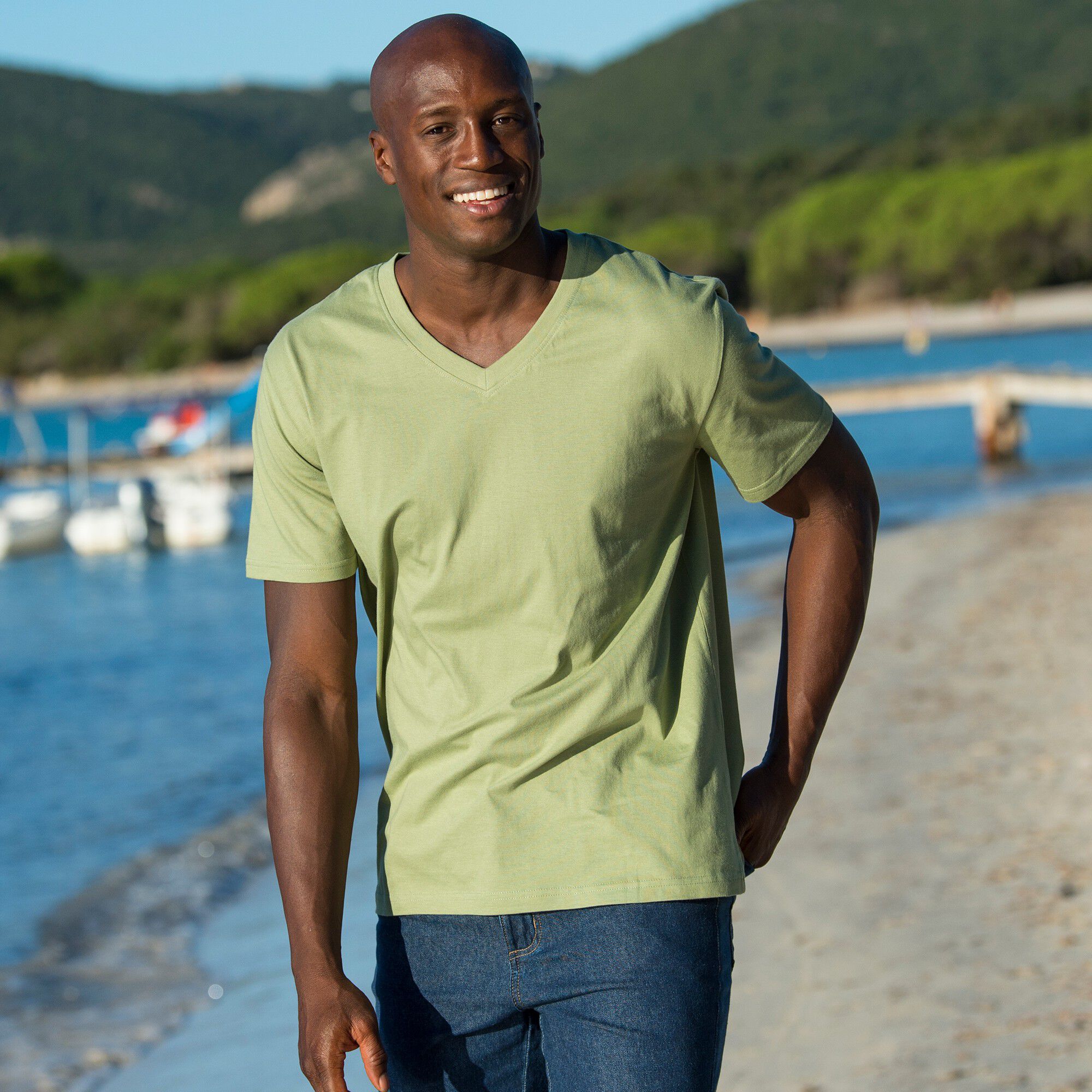 Tee-shirt col V manches courtes