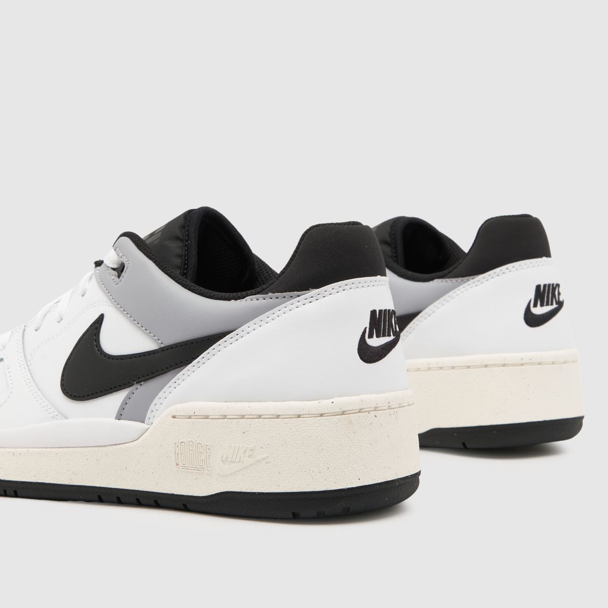 Superge Nike Full Force Lo v beli in črni barvi