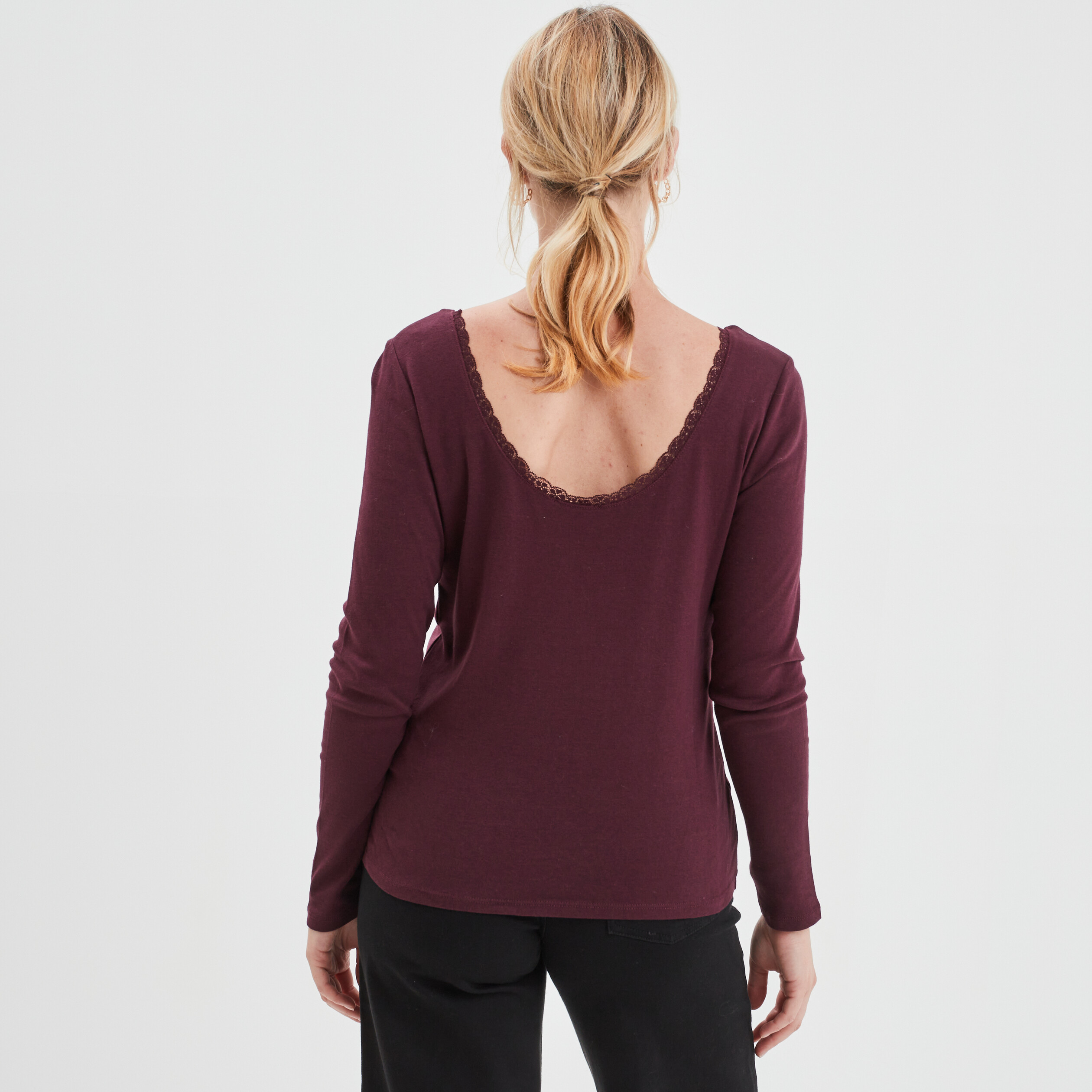 T-shirt avec dentelle au col prune femme | La Halle