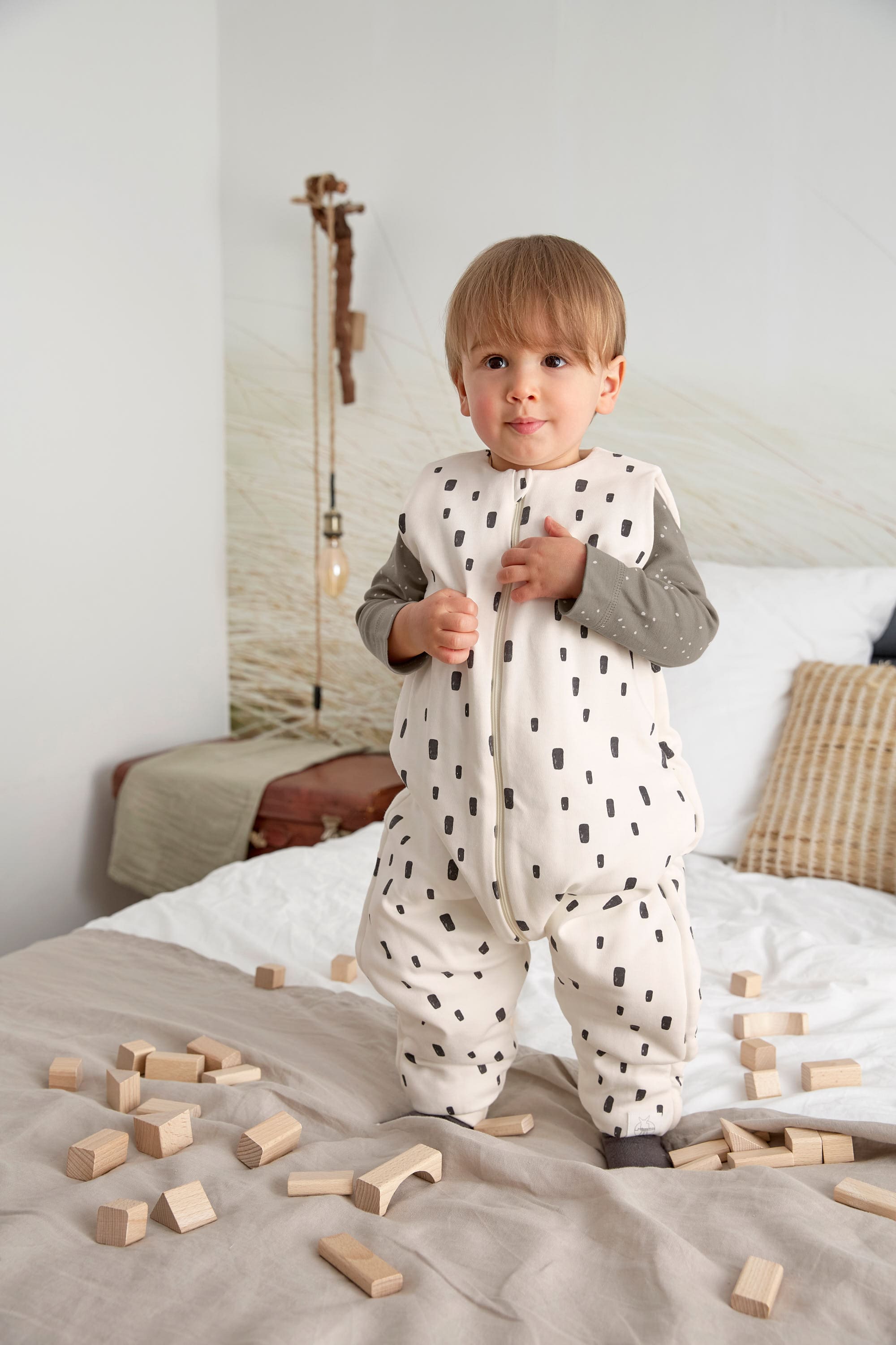 Kinder Schlafoverall 2,5 TOG, Bricks, Milky