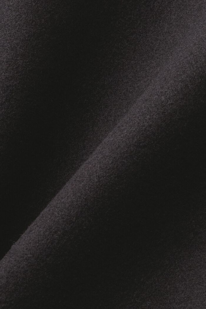 Kapuzenmantel aus Materialmix