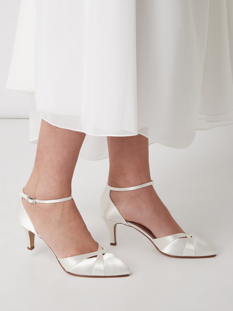 Brautschuhe aus Satin Modell 'Coconut Ice' in offwhite