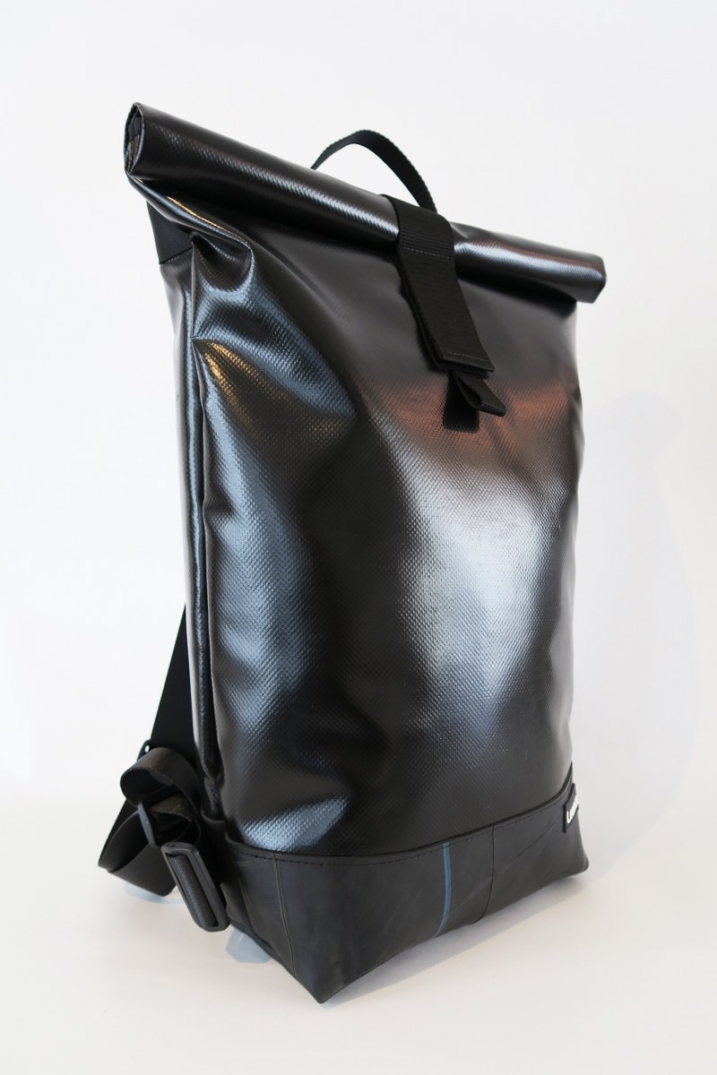 LEONCA Handtaschen schwarz Rollrucksack LKW-Plane Schwarz M