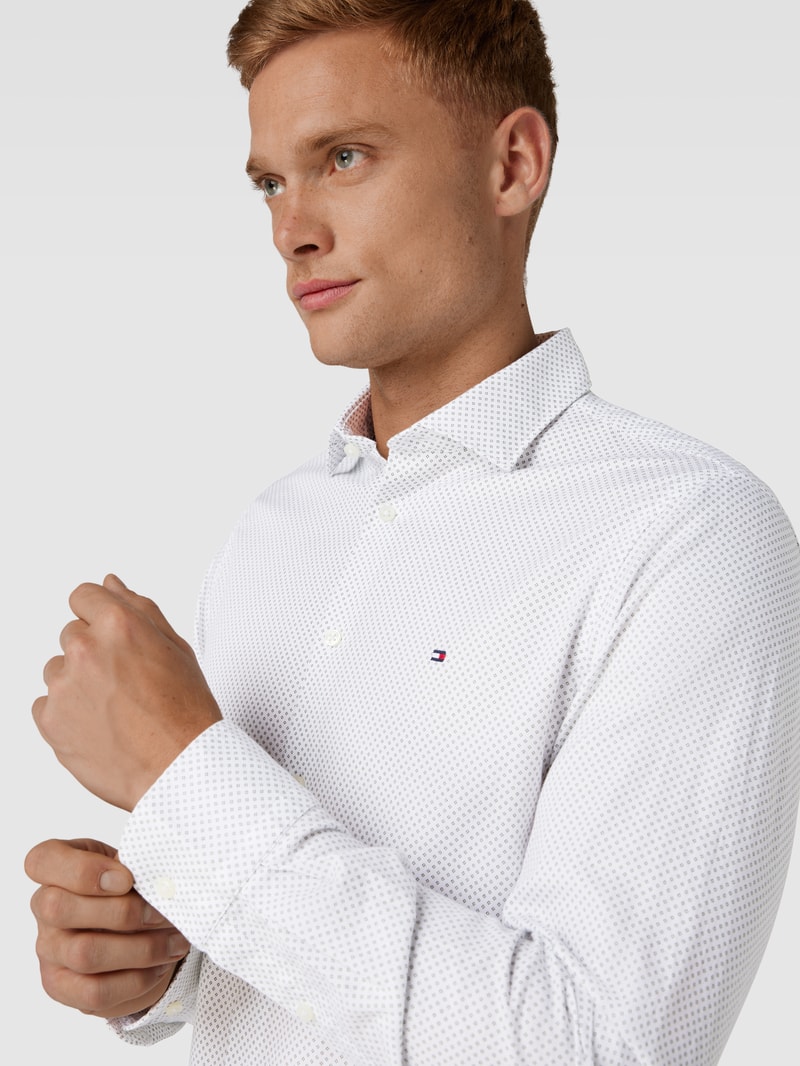 Slim Fit Business-Hemd mit Kentkragen in weiß