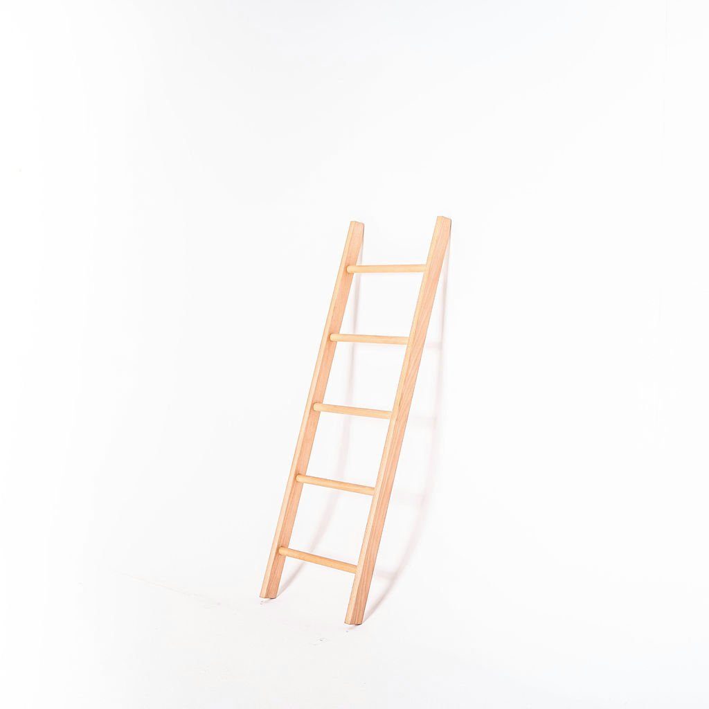 kleiderleiter.de Leiterregal Kleiderleiter Handtuchleiter für Kinderzimmer & Bad 122x37x5,5 cm Handarbeit aus Deutschland, Massivholz aus heimischen Wäldern. Nachhaltig & fair in Deutschland produziert
