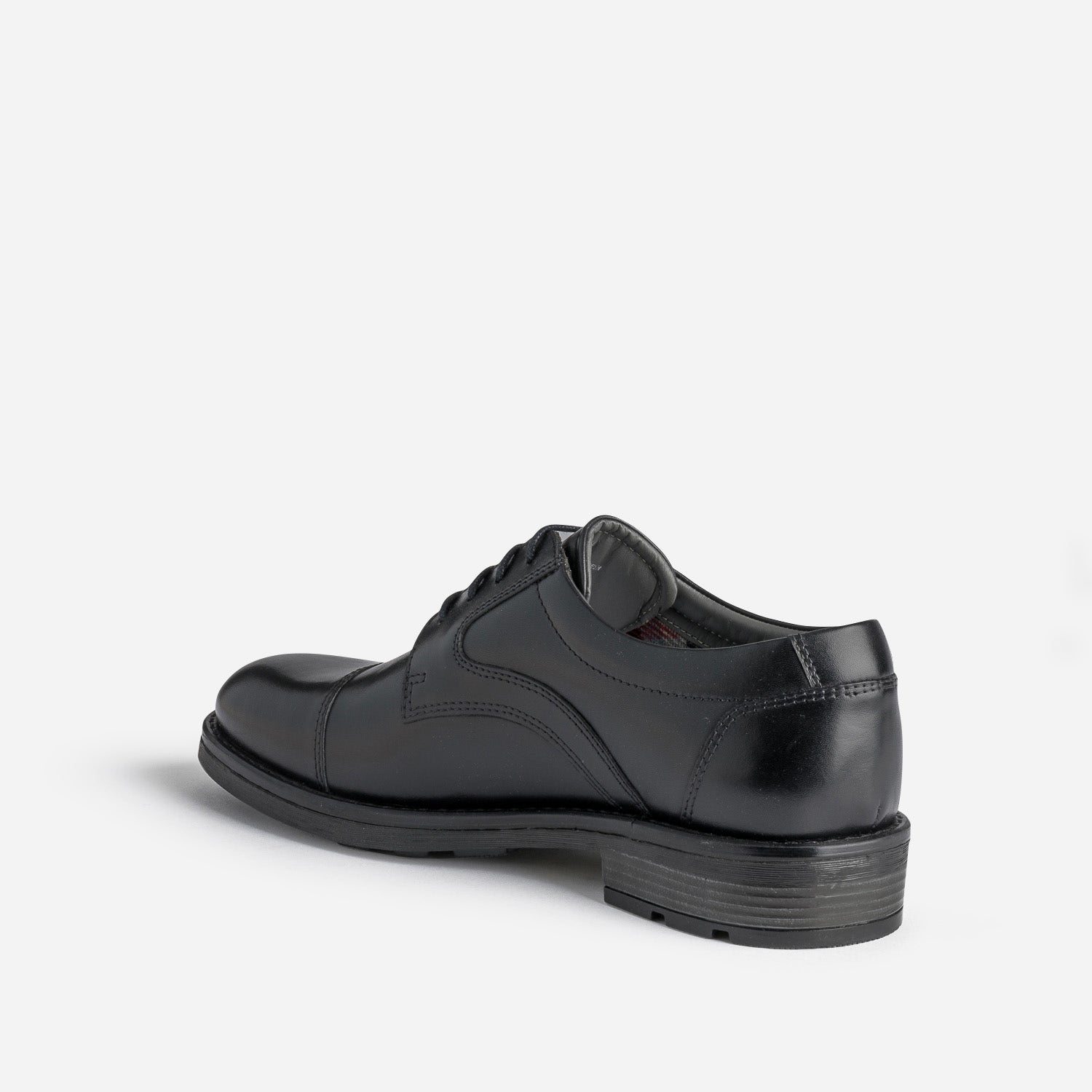 Derby noir en cuir à doublure carreaux
