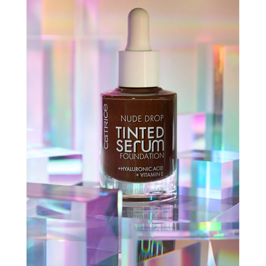 Fondotinta siero colorato Catrice Nude Drop 065N