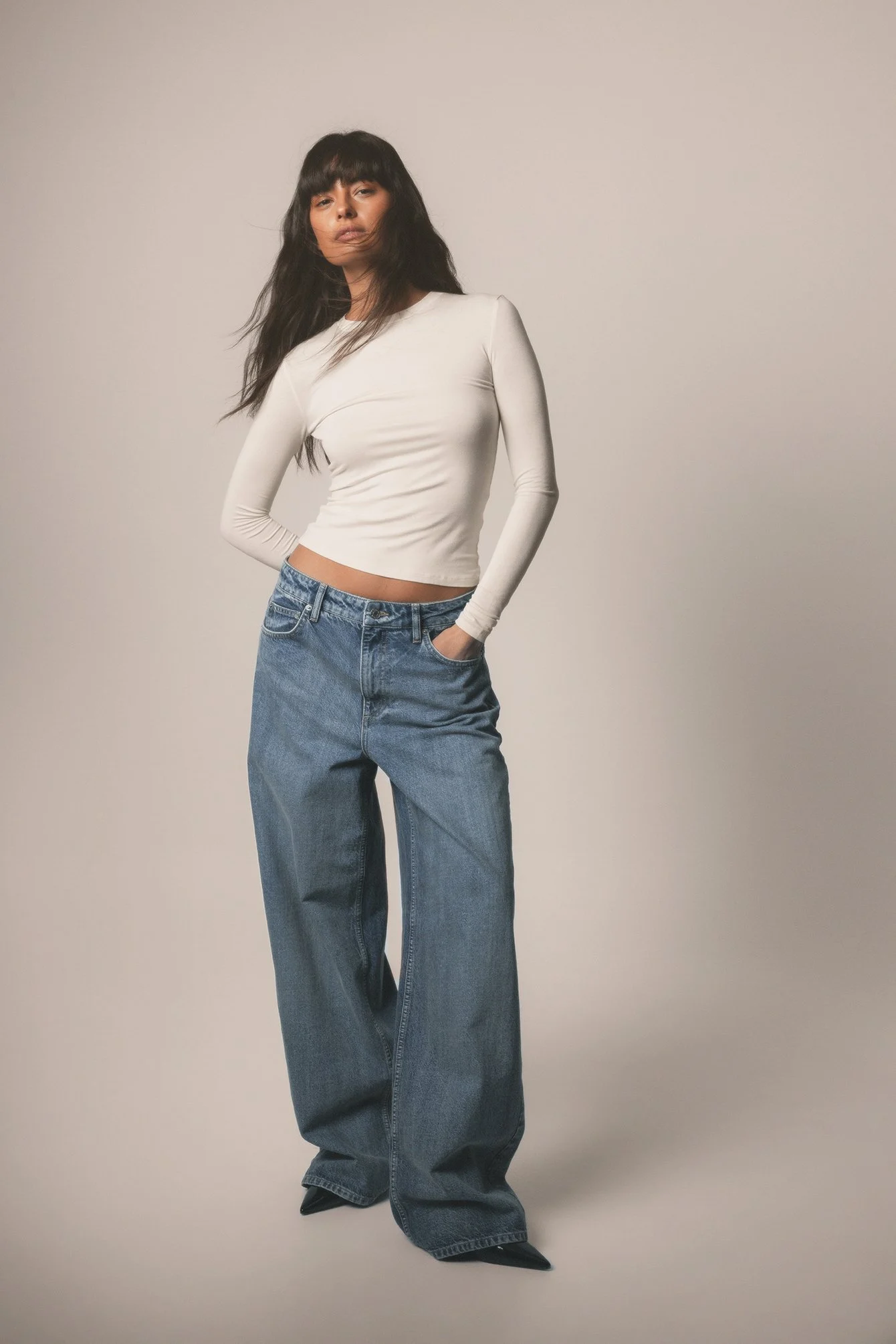 Weite Jeans mit tiefer Taille