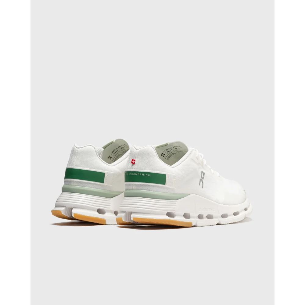 ON Cloudnova Form 26-98222 / weiss